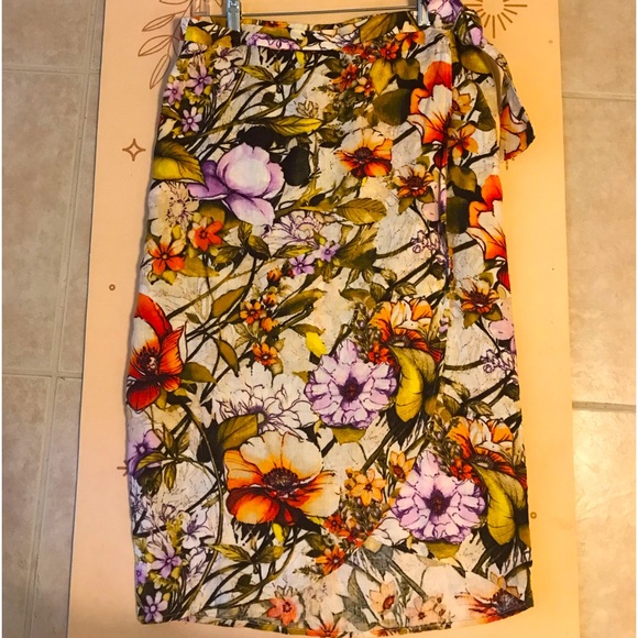 Chico's Dresses & Skirts - Chicos faux wrap skirt. Beautiful fall colors.